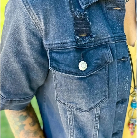 Cropped Black Denim Jacket - Picture 8 of 8